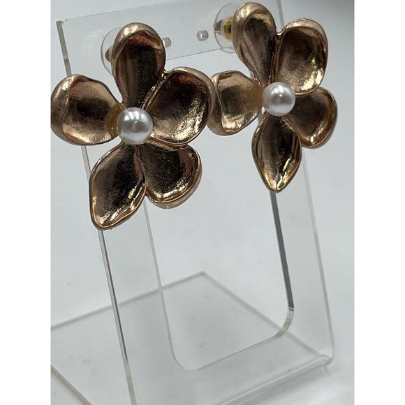 Designer Signed Gold Plated Blossom Flower White Pearl Stud Earrings - Picture 2 of 10